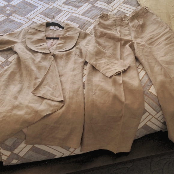 Linen Pantsuit - Picture 10 of 16